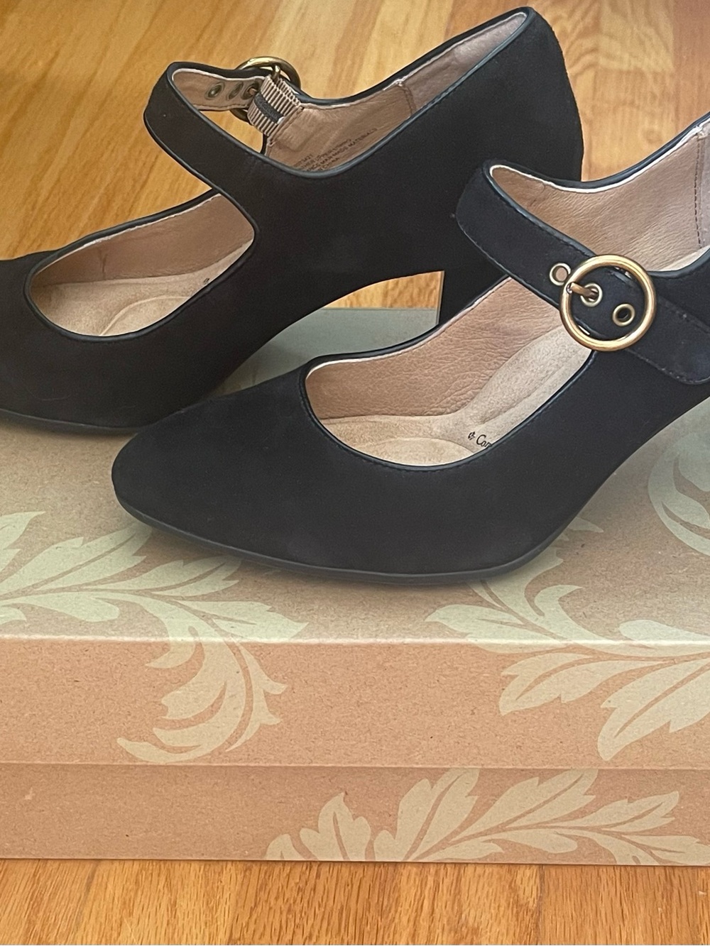 Mint!!! Sofft Black Suede “Petra” Block Heel Mart Jane pumps!! - Picture 6 of 12
